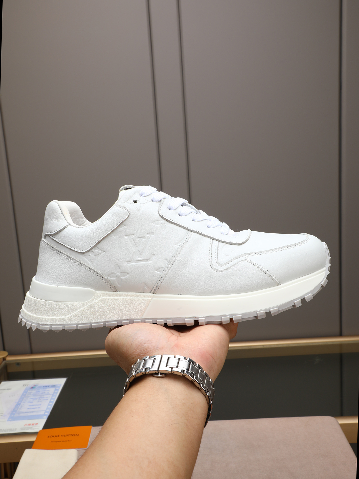 루이비통 Run Away maxi 스니커즈