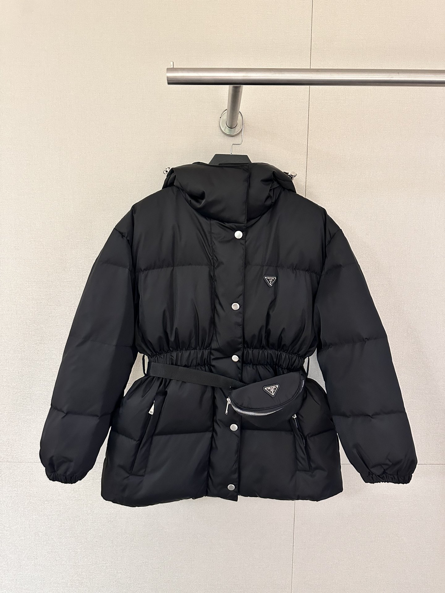 프라다 블랙 리나일론 다운 자켓