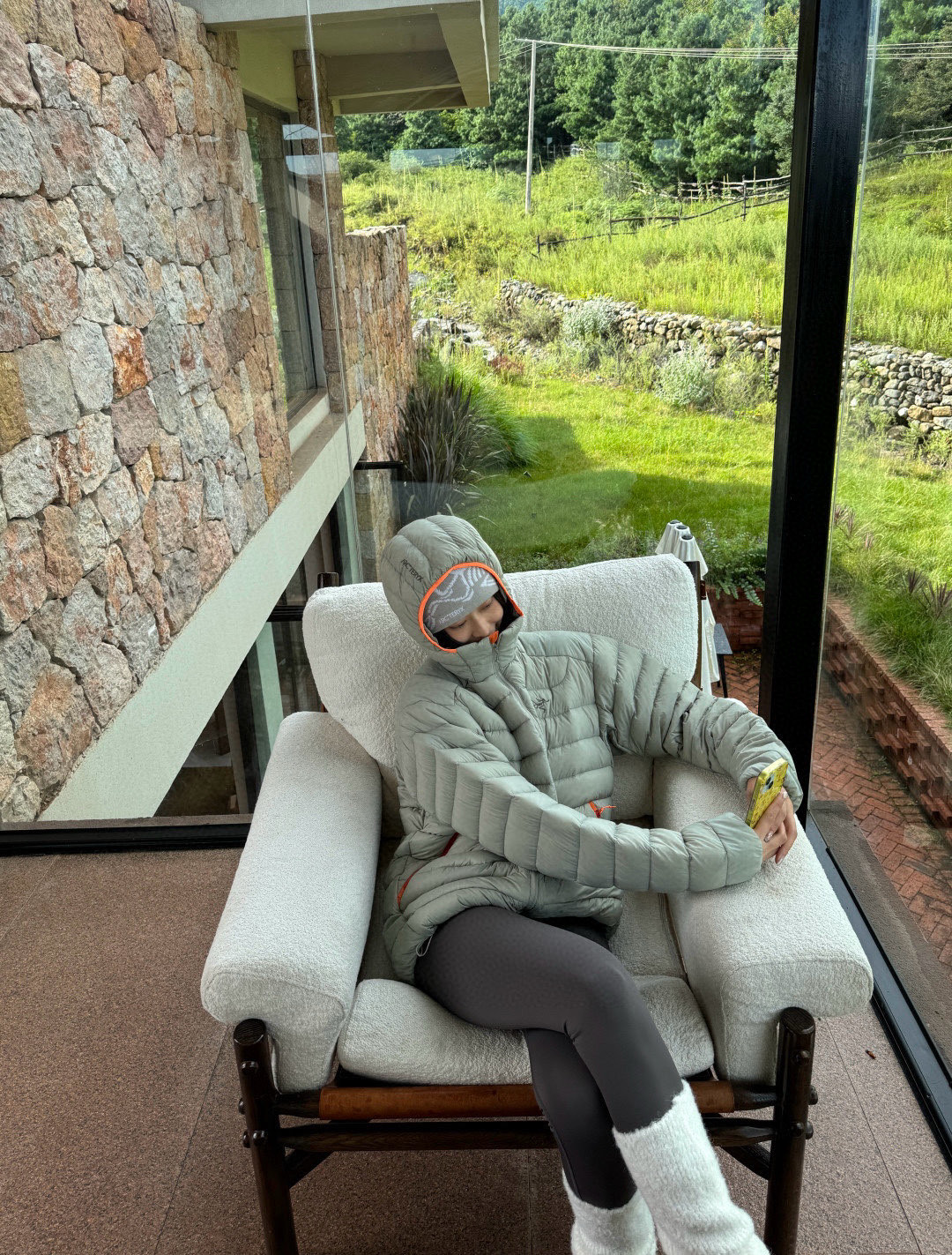 아크테릭스 세리움 라이트 후드 구스다운 재킷