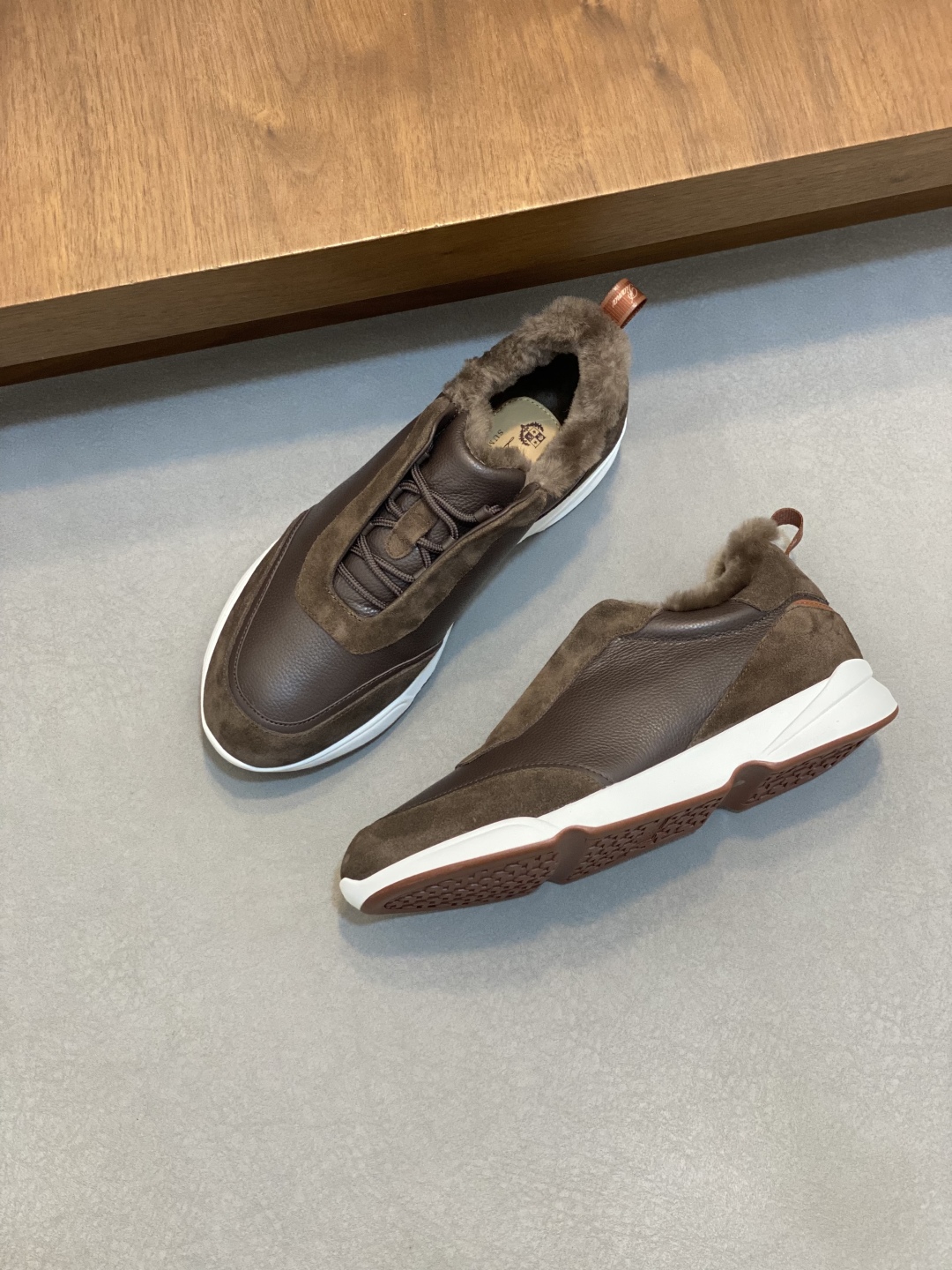 로로피아나 - 브라운 스웨이드 텍스타일 스니커즈