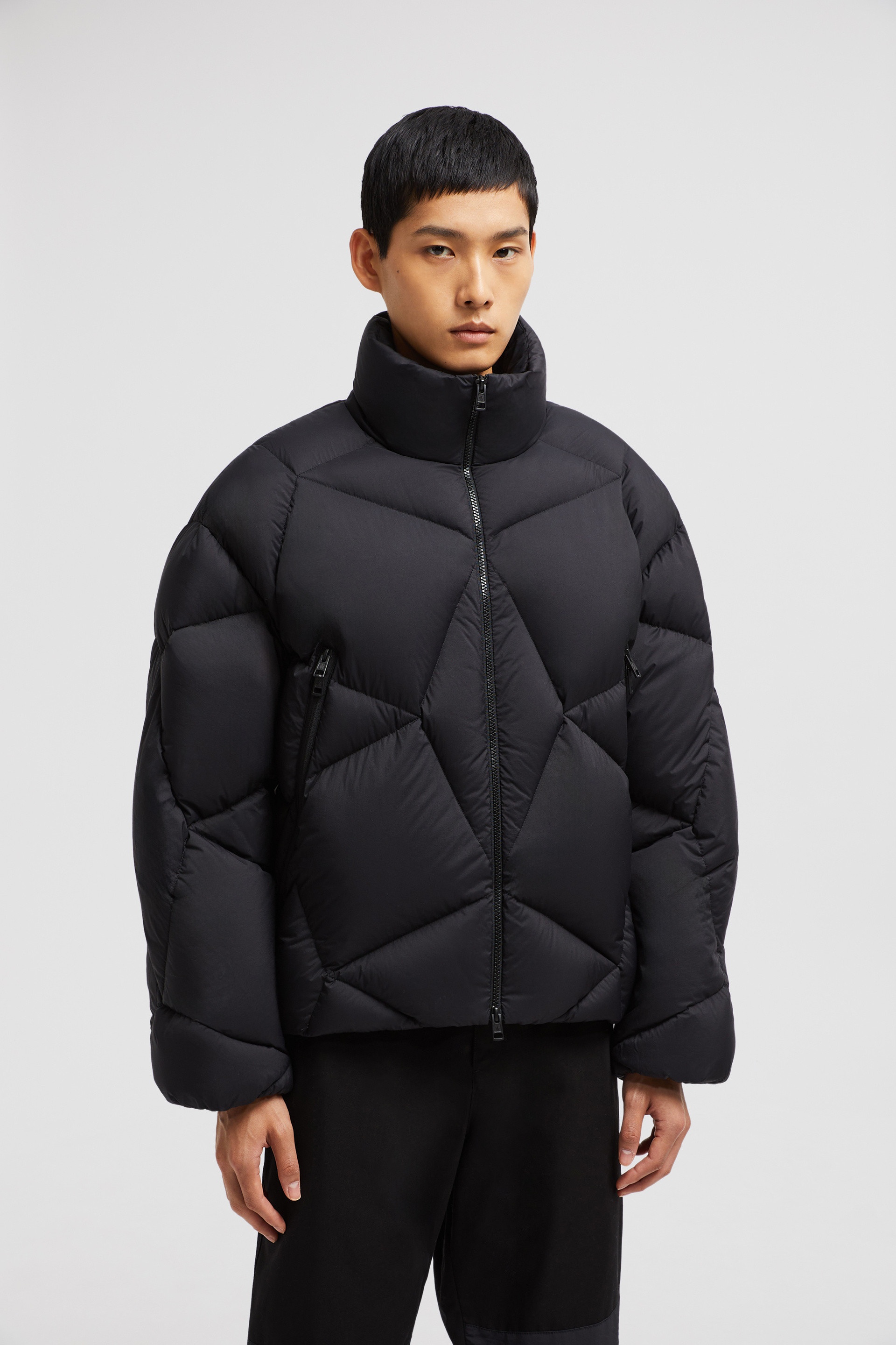 몽클레어 Vardar Short Down Jacket