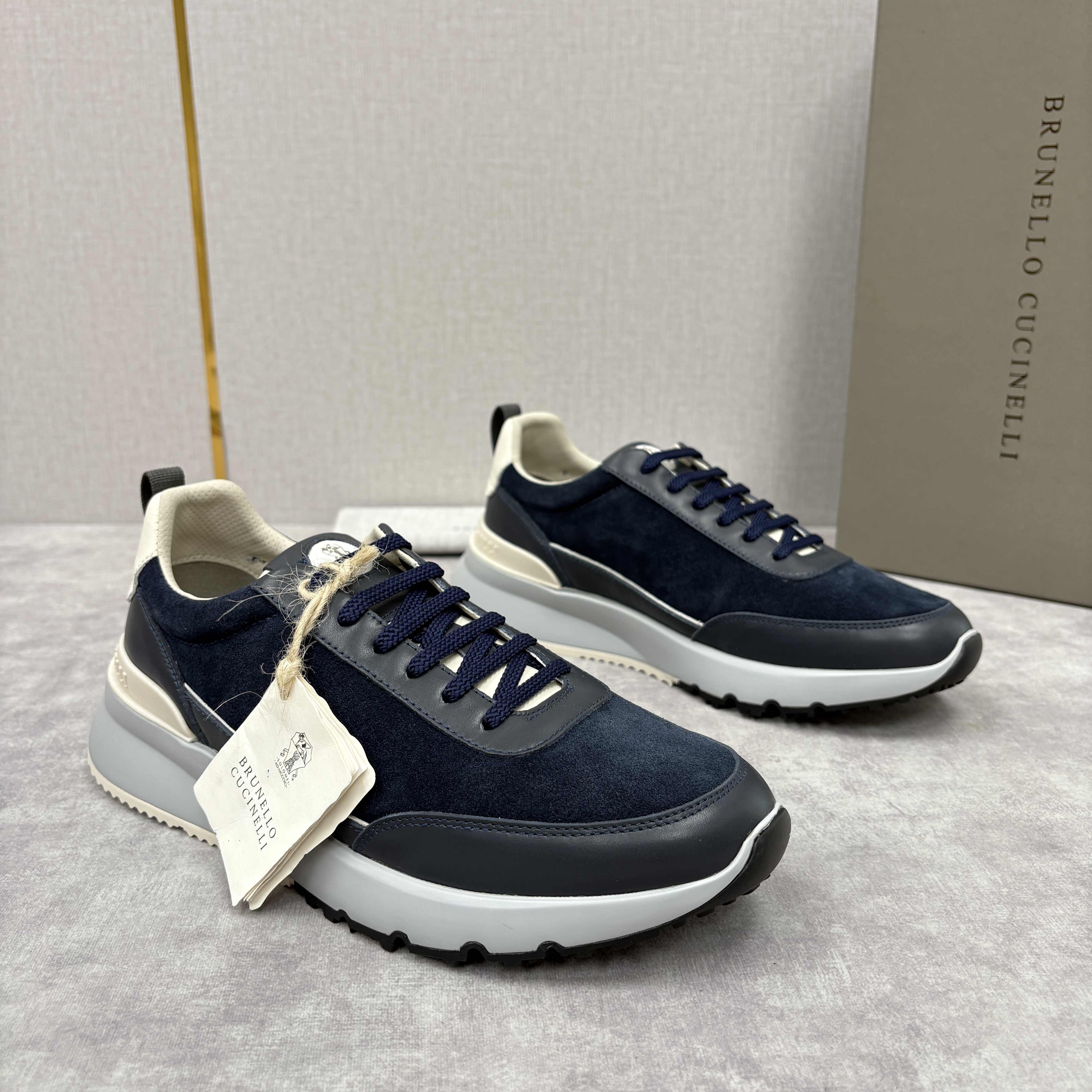 Brunello Cucinelli 로우탑 스니커즈