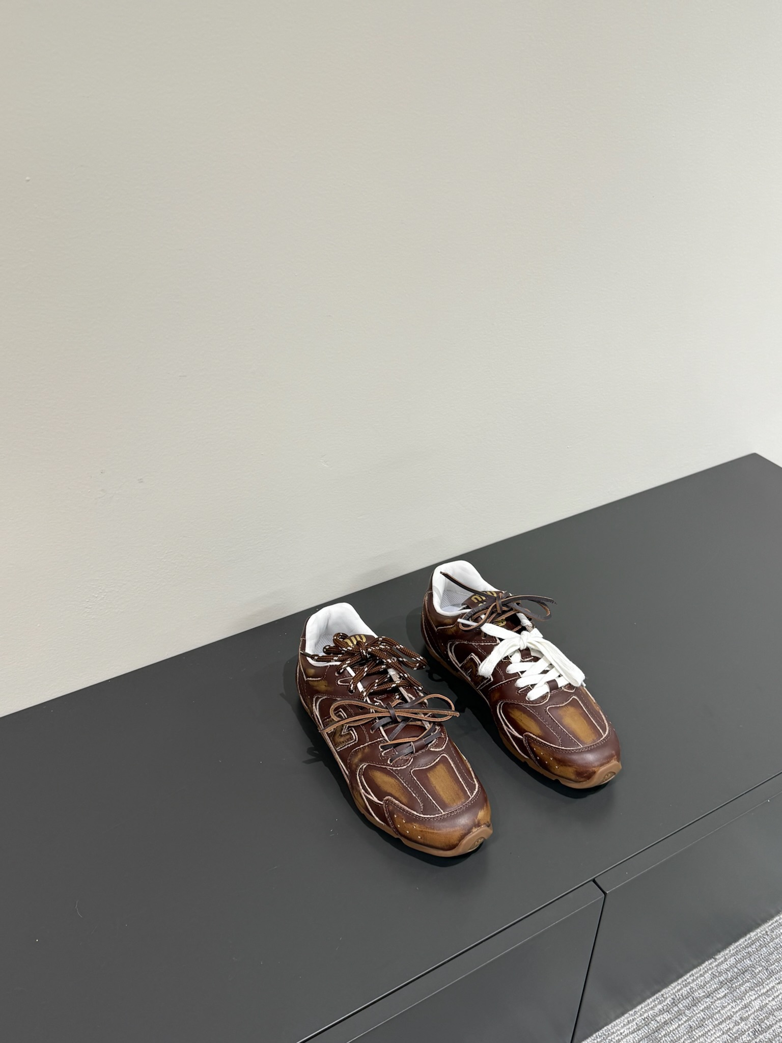 미우미우 뉴발란스 530 스니커즈