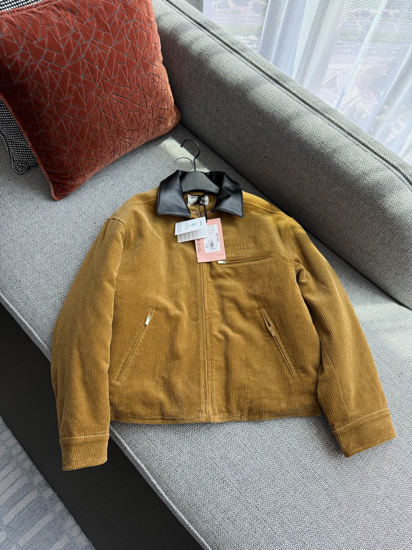 미우미우 코듀로이 램스킨 자켓