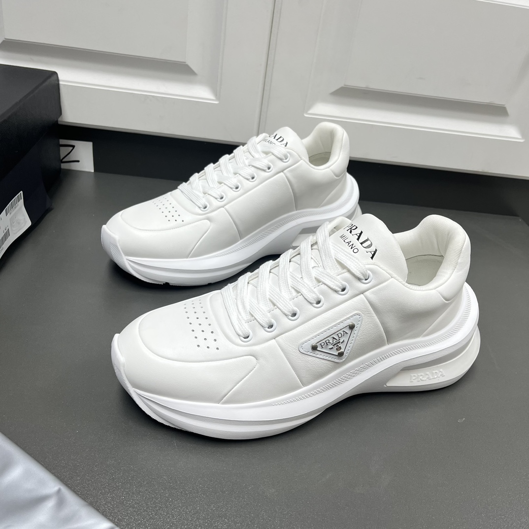 프라다 스니커즈