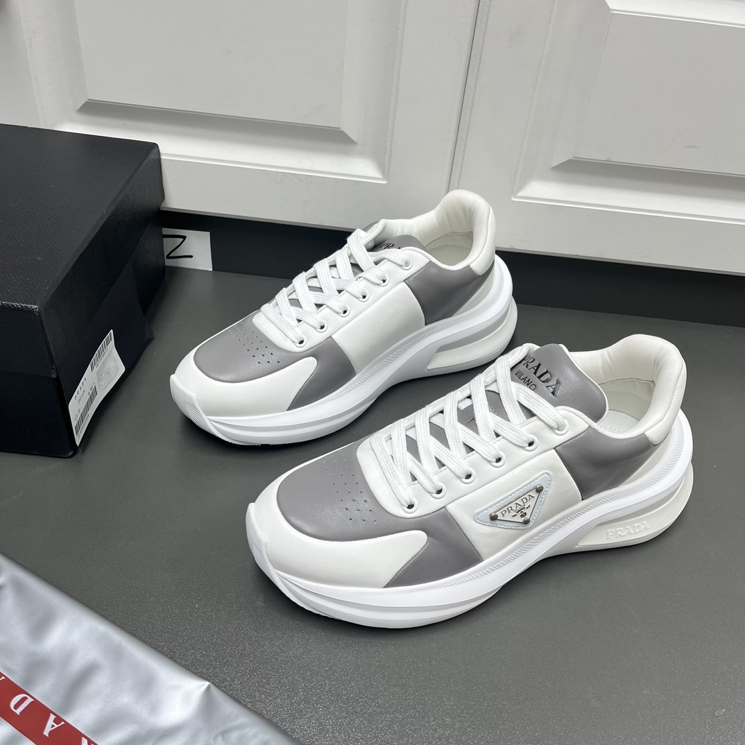 프라다 스니커즈