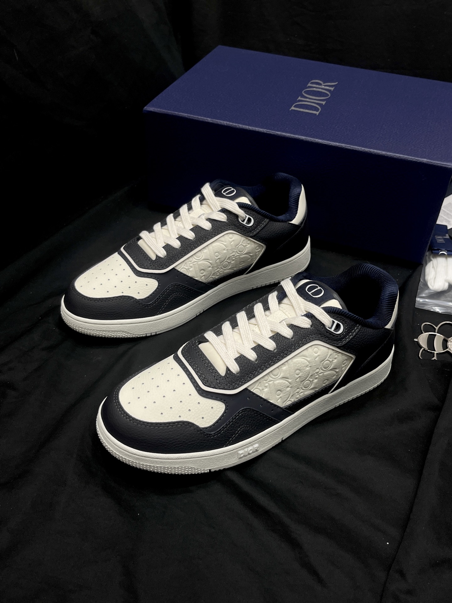 디올 남자 B27 로우탑 스니커즈