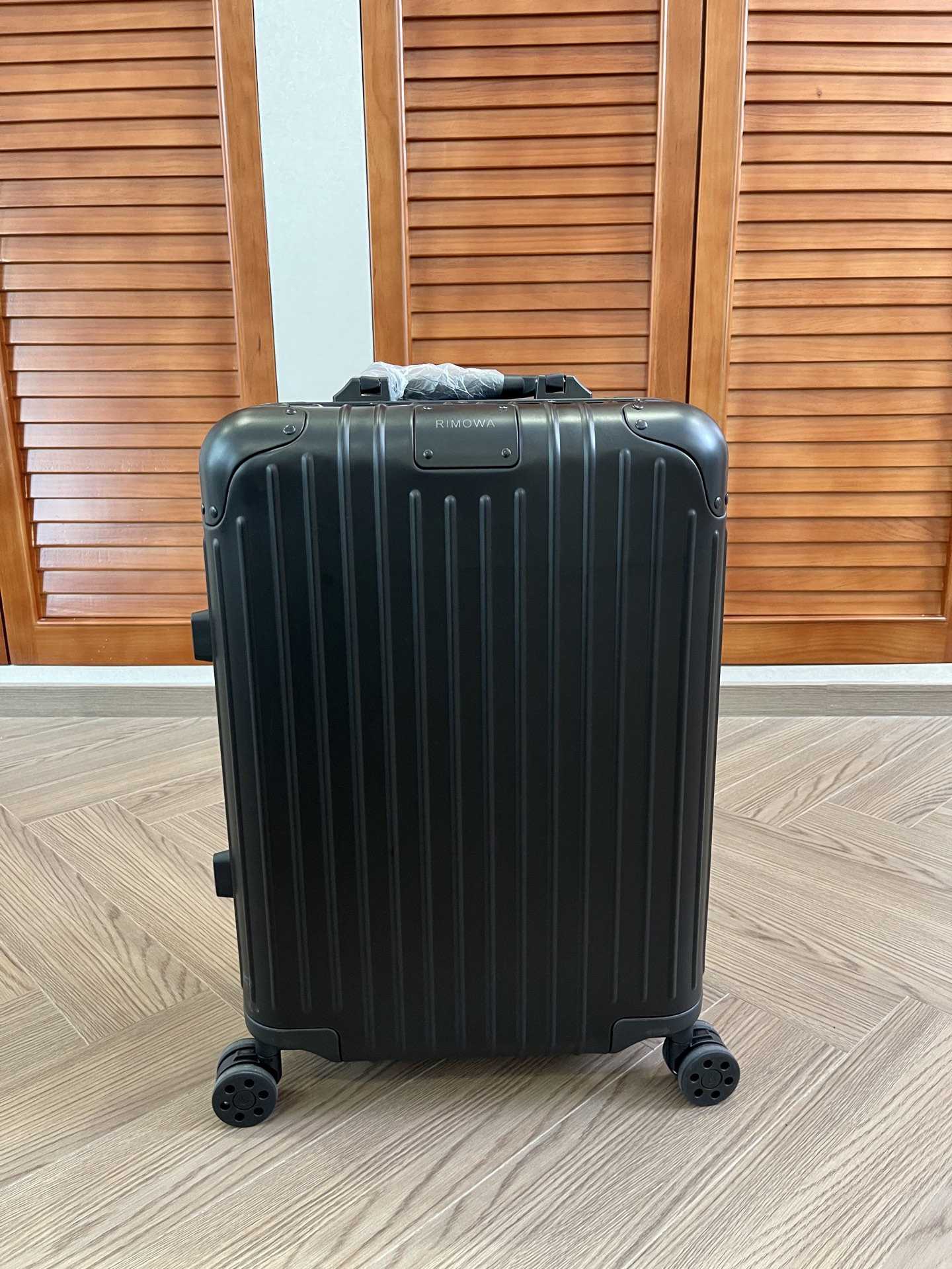 리모와 오리지널 캐빈 수트케이스  55X40X23cm