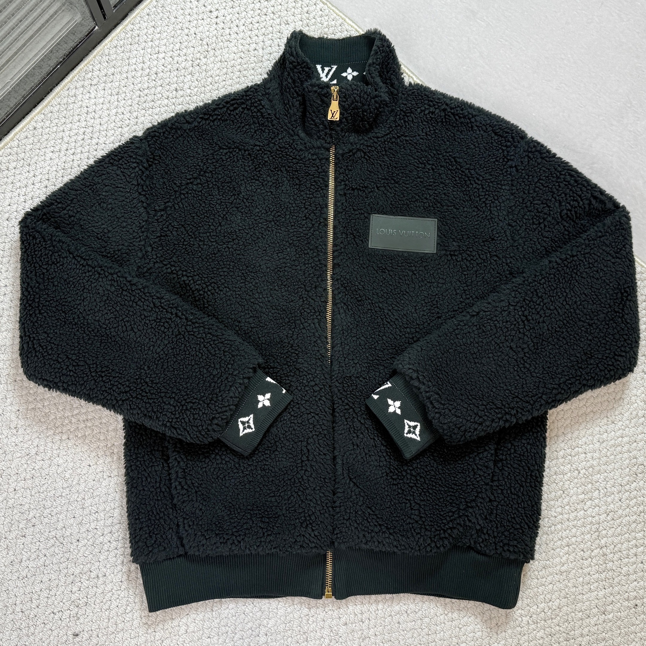 1AIIRB 레더 패치 플리스 블루종