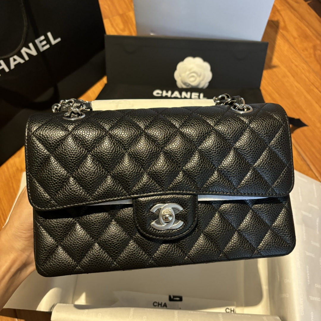 샤❤넬 클래식 스몰  카프스킨 캐비어 숄더백 CF23