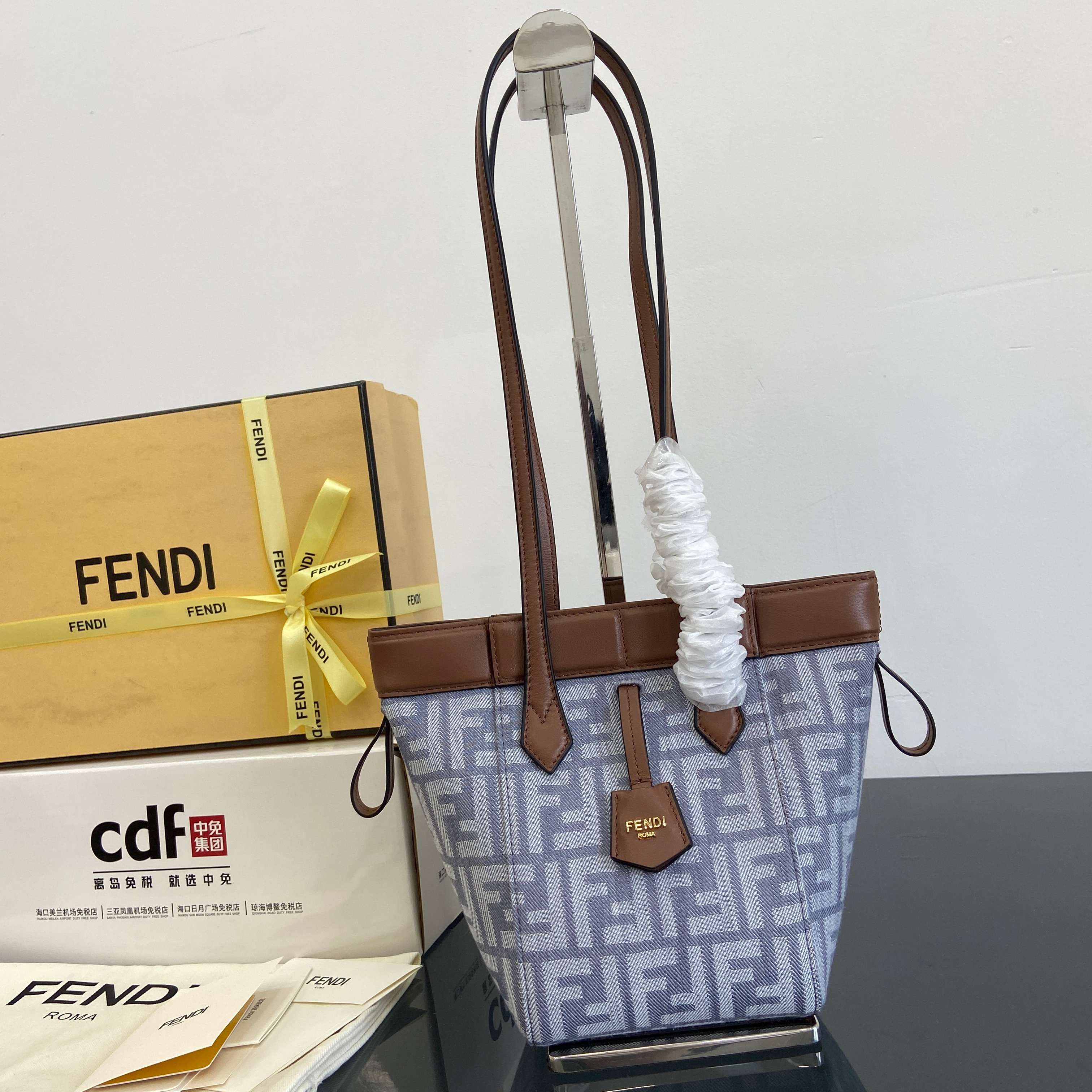 펜디 오리가미 미니 숄더백 8BS083 15cmx18.5×15cm