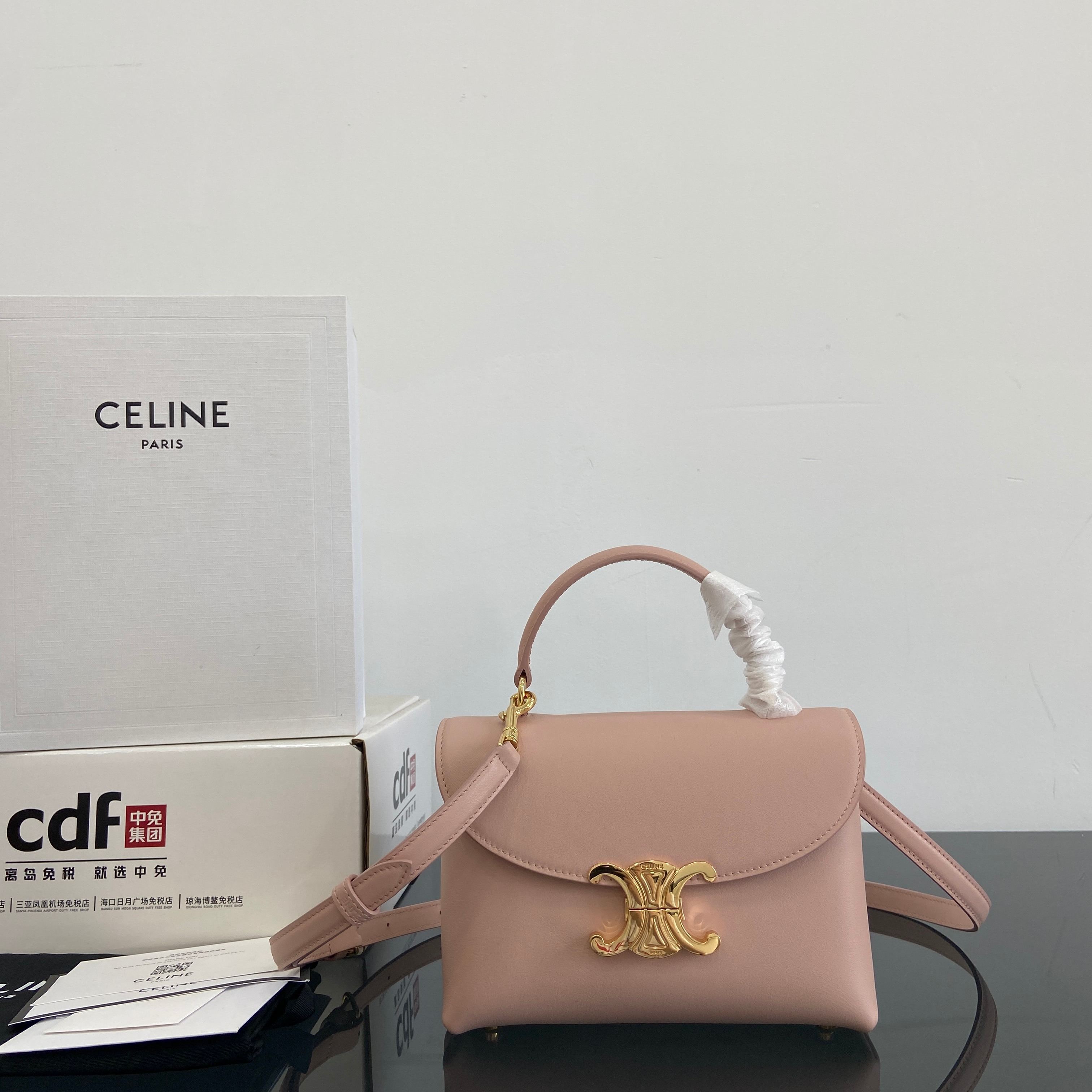 셀린느 크림 틴 소프트 새틴  니노 백 118113  20.5x13x8cm