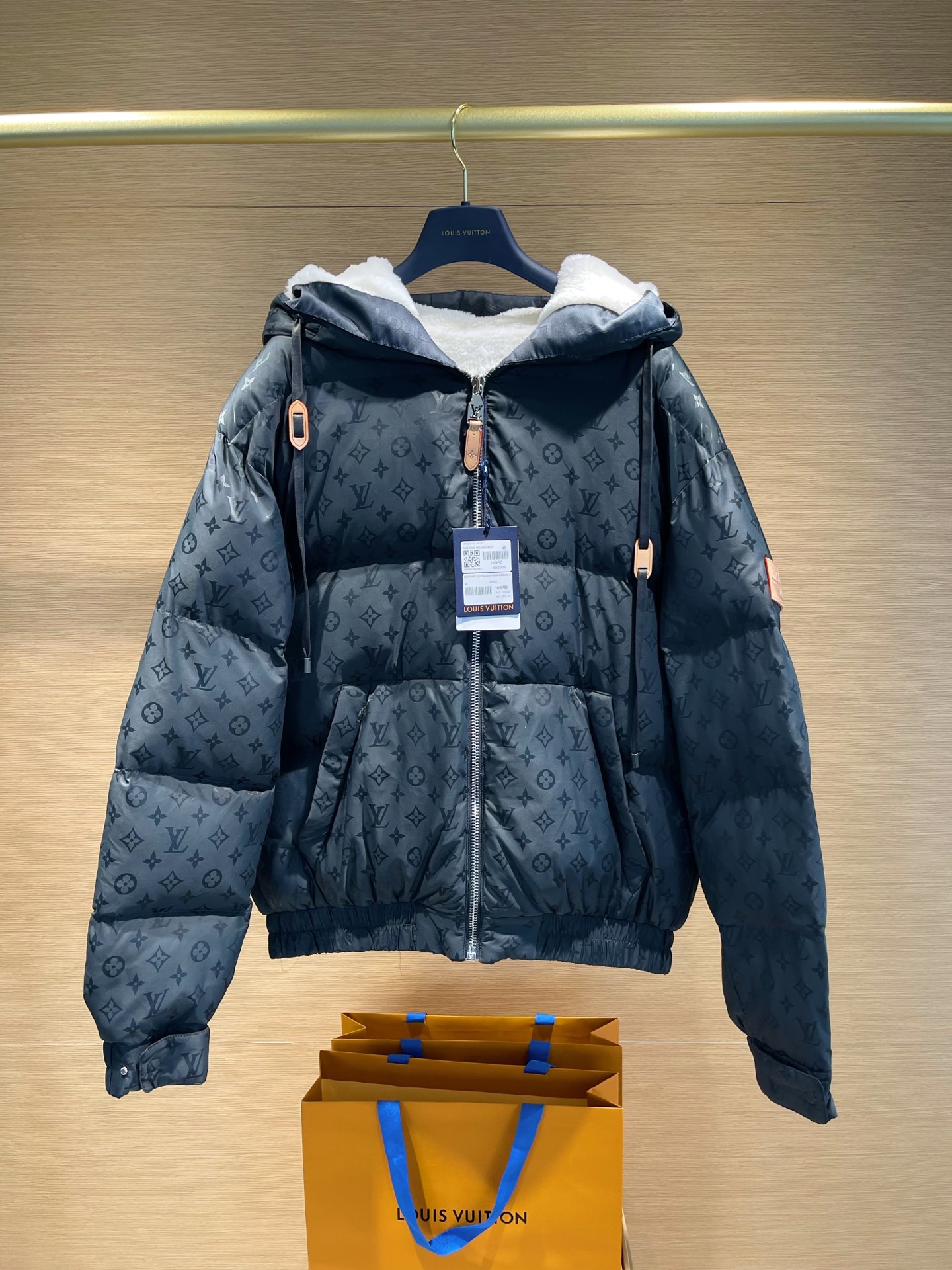 1AGIRF 모노그램 다운 재킷