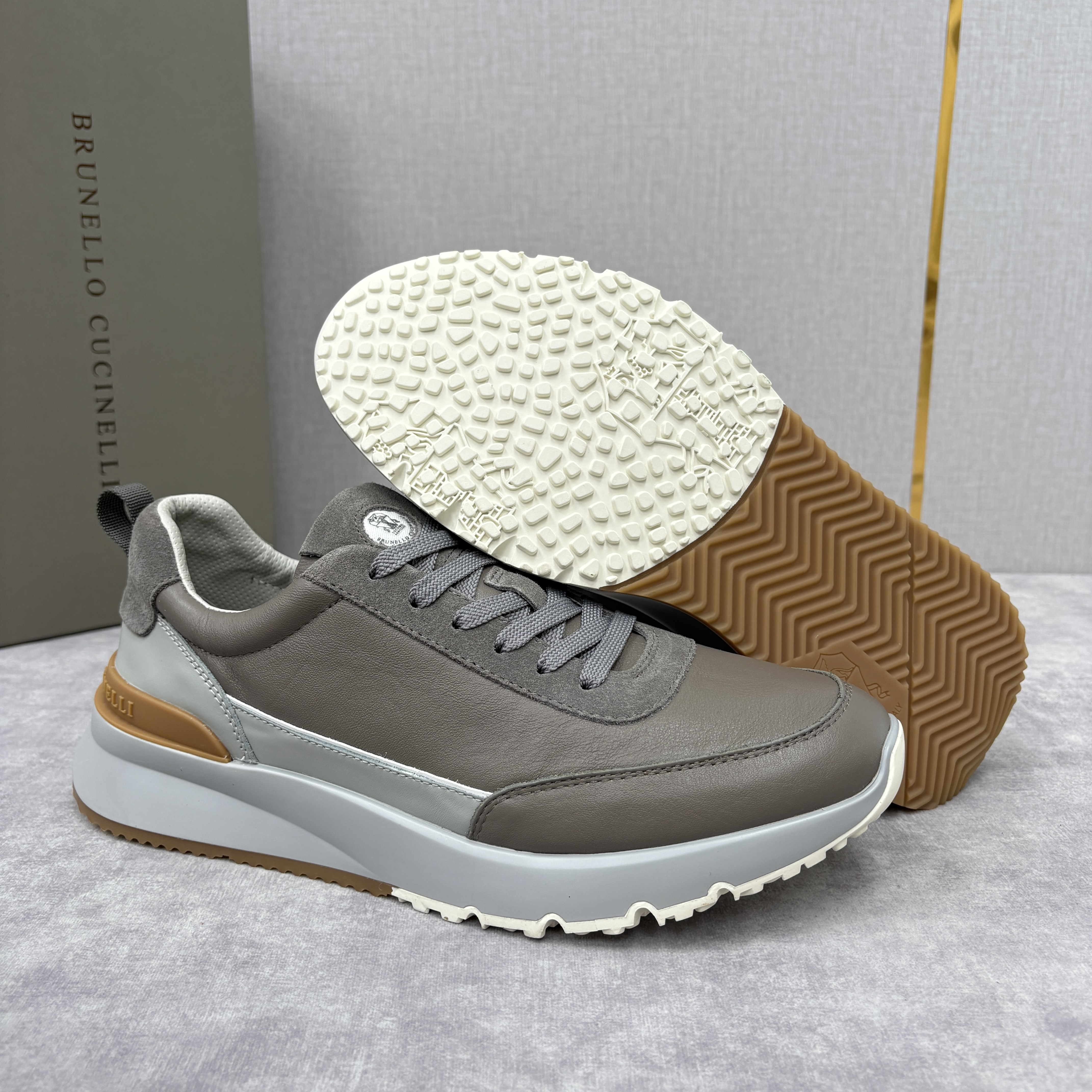 Brunello Cucinelli 로우탑 스니커즈