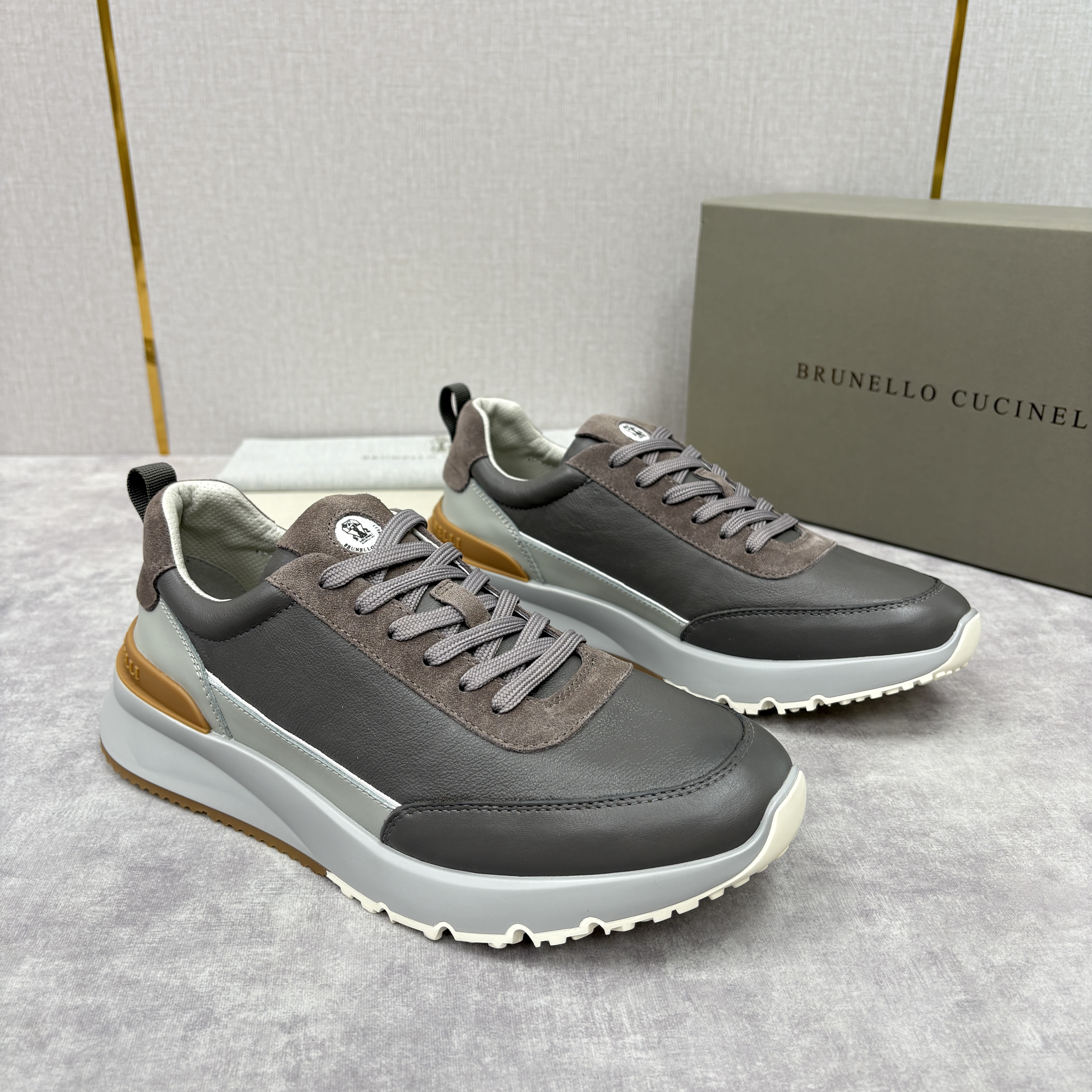 Brunello Cucinelli 로우탑 스니커즈