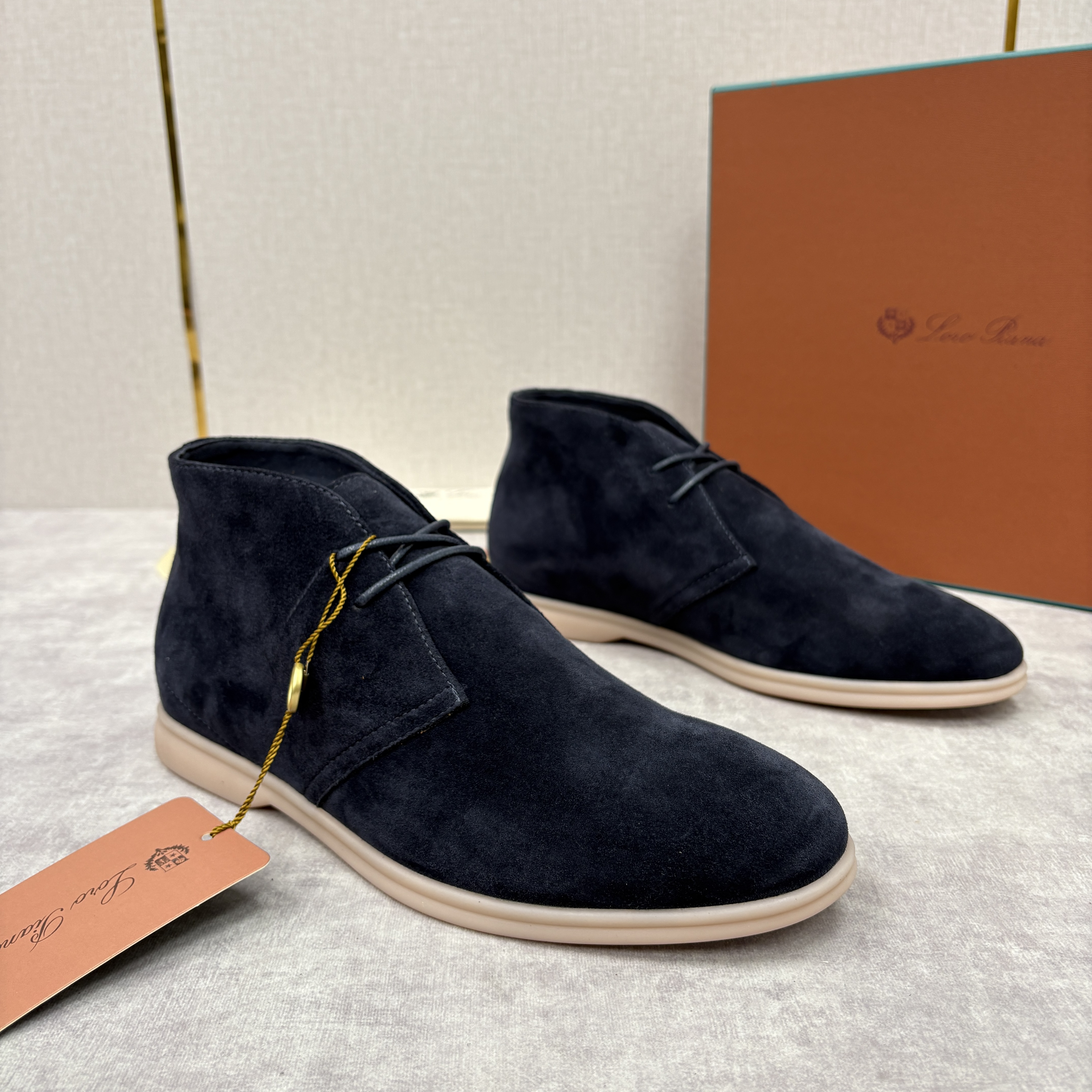 스웨이드 추카 부츠