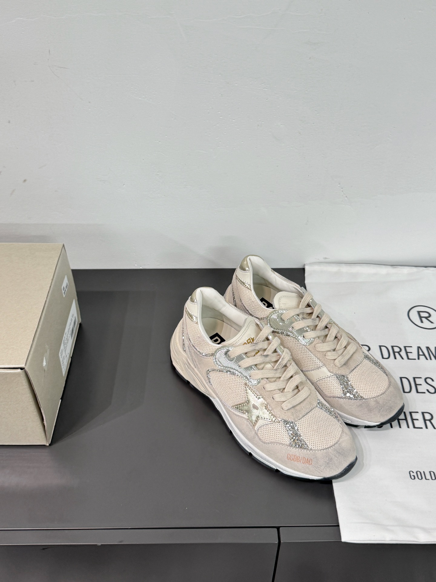 골든구스 메쉬 스웨이드 레더 대드스타 스니커즈