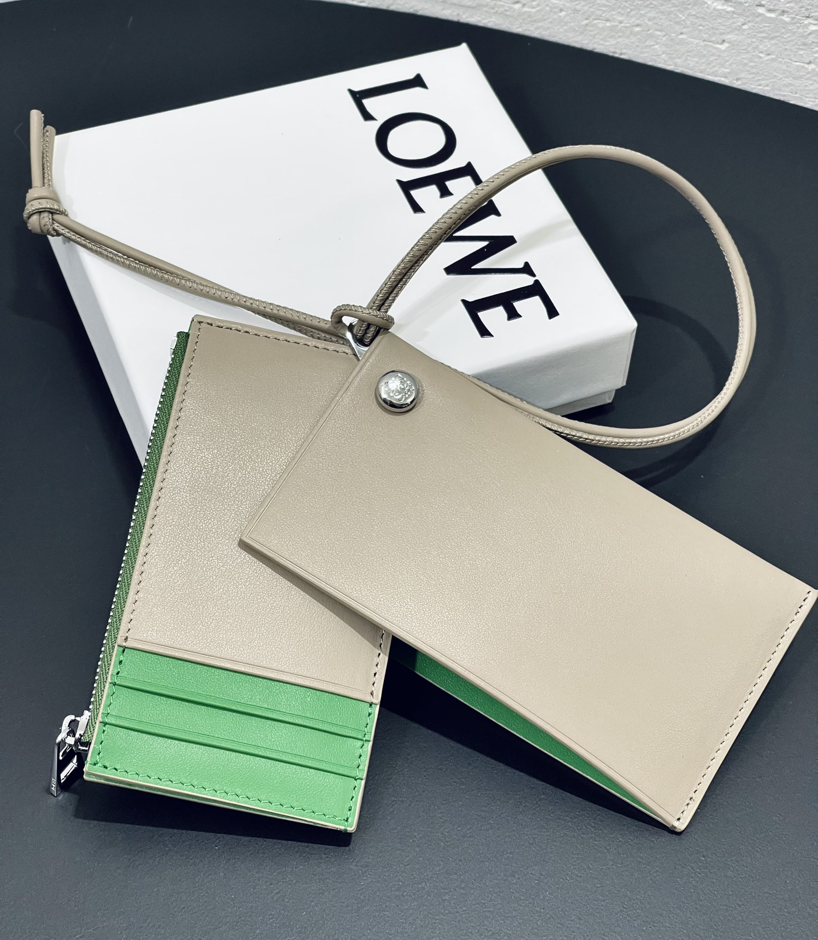 로에베 페블 슬라이더 코인 카드 홀더 지갑 가죽