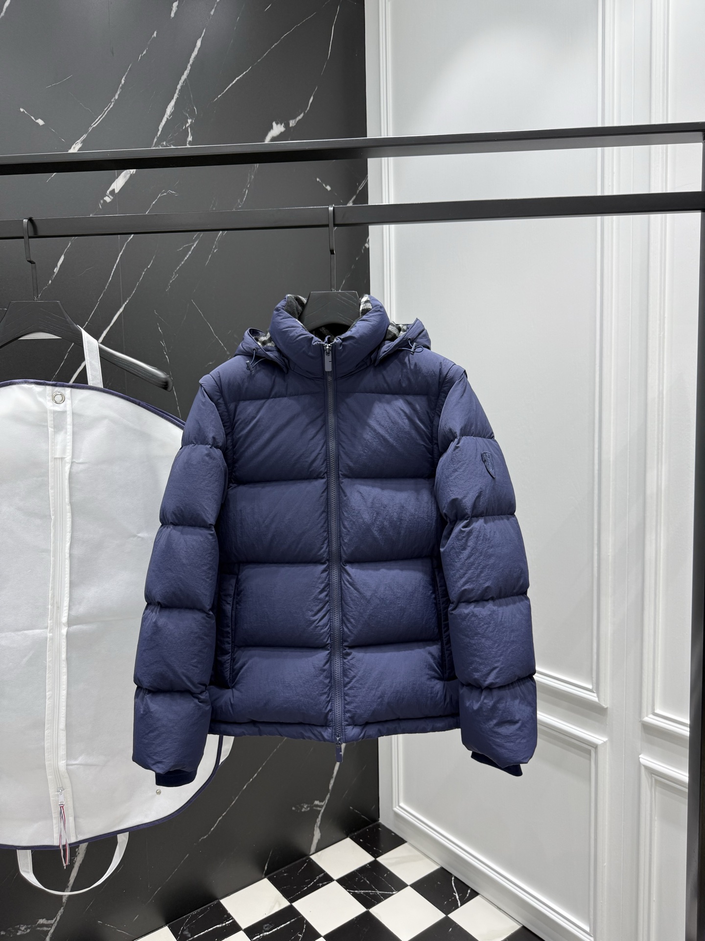 디태처블 슬리브 퍼퍼 재킷