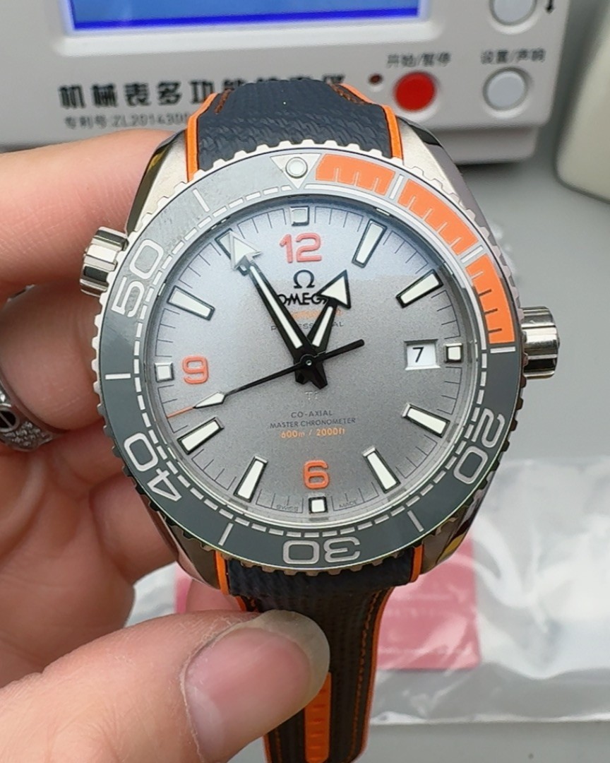 VS  l 8900 l 43mm l  오메가 씨마스터 플래닛  오렌지 600m