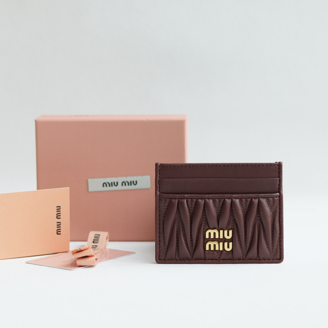 미우미우 로고 레터링 카드홀더