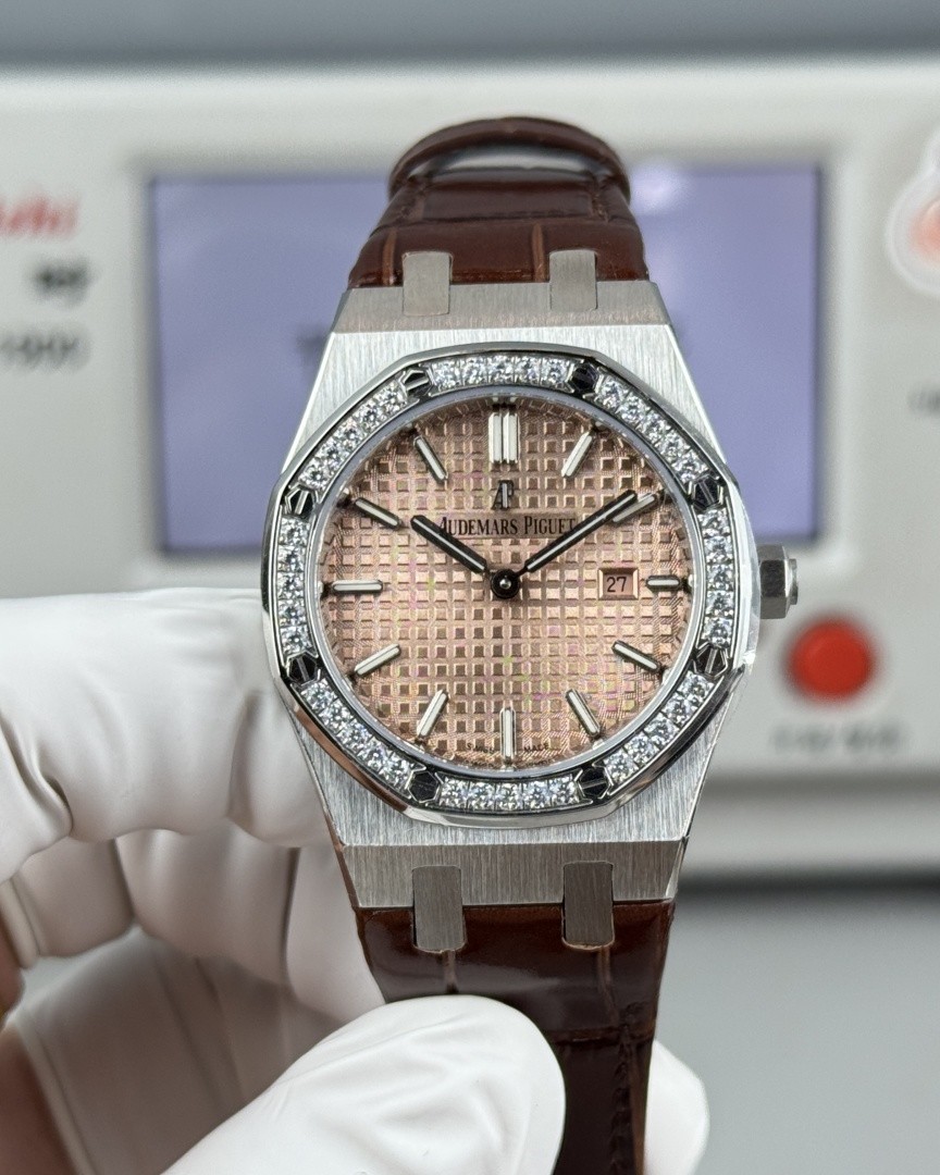 GR | 쿼츠 무브먼트 l 33mm l 오데마 피게 로열 오크 67651